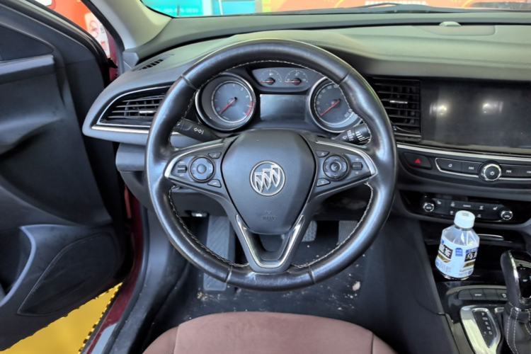 Used Buick Regal 2017 20T Elite Edition Steering Wheel