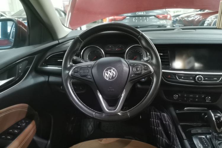 Used Buick Regal 2017 20T Luxury Model Steering Wheel