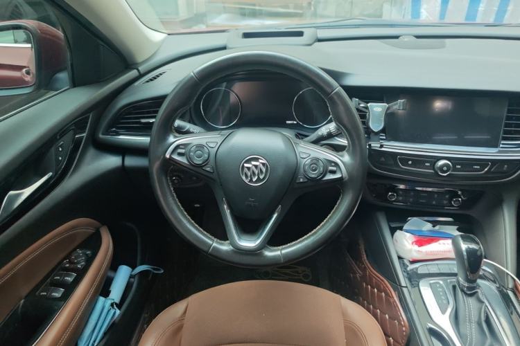 Used Buick Regal 2017 28T Luxury Edition Steering Wheel