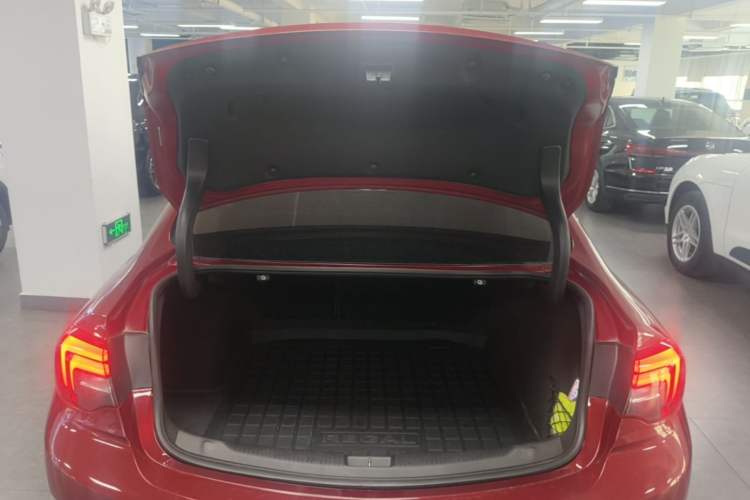 Used Buick Regal 2017 20T Luxury Model Trunk