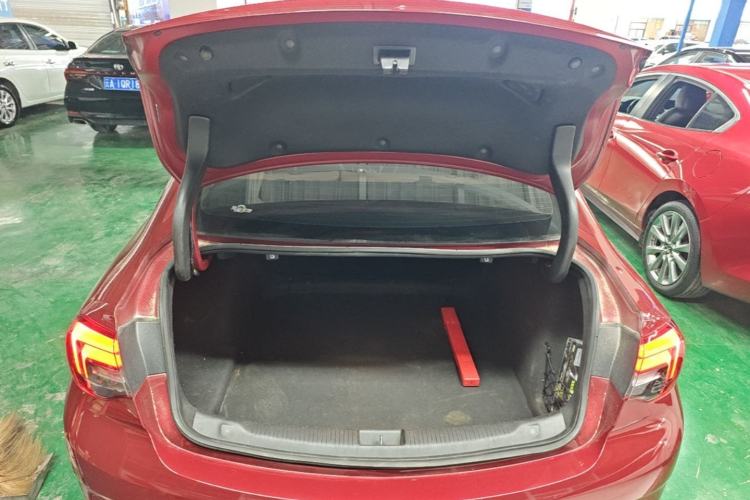 Used Buick Regal 2017 20T Elite Edition Trunk