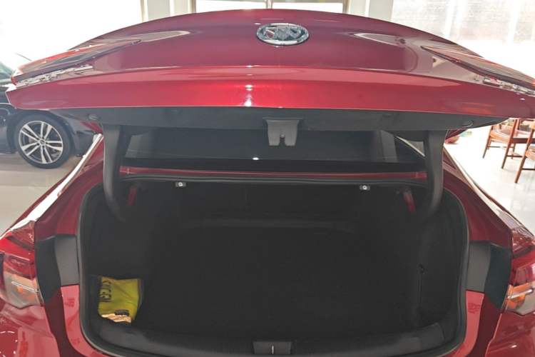 Used Buick Regal 2017 20T Elite Edition Trunk