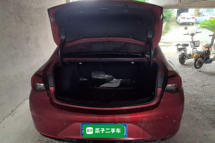Used Buick Regal 2017 20T Elite Edition Trunk