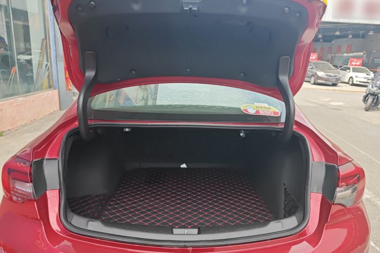 Used Buick Regal 2017 20T Elite Edition Trunk