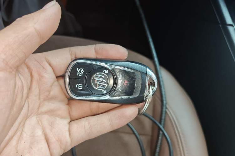 Used Buick Regal 2017 20T Elite Edition Vehicle Key