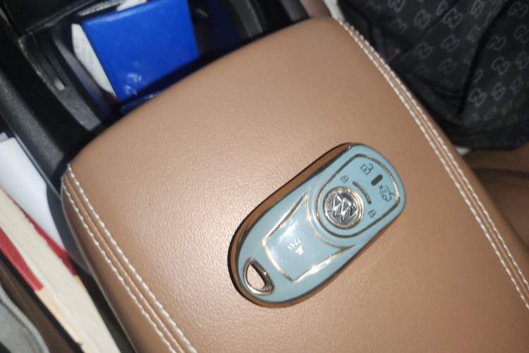 Used Buick Regal 2017 20T Elite Edition Vehicle Key