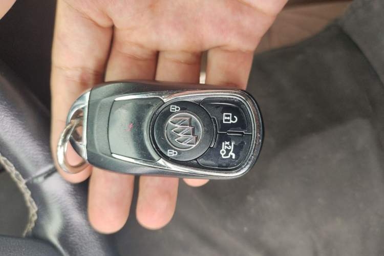 Used Buick Regal 2017 20T Elite Edition Vehicle Key