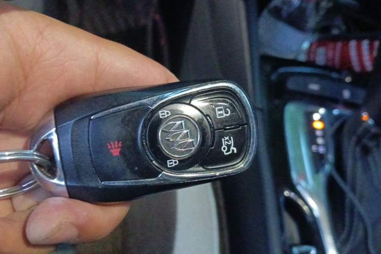 Used Buick Regal 2017 20T Elite Edition Vehicle Key
