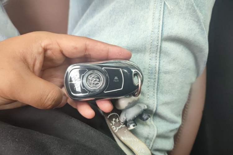Used Buick Regal 2017 20T Luxury Model Vehicle Key