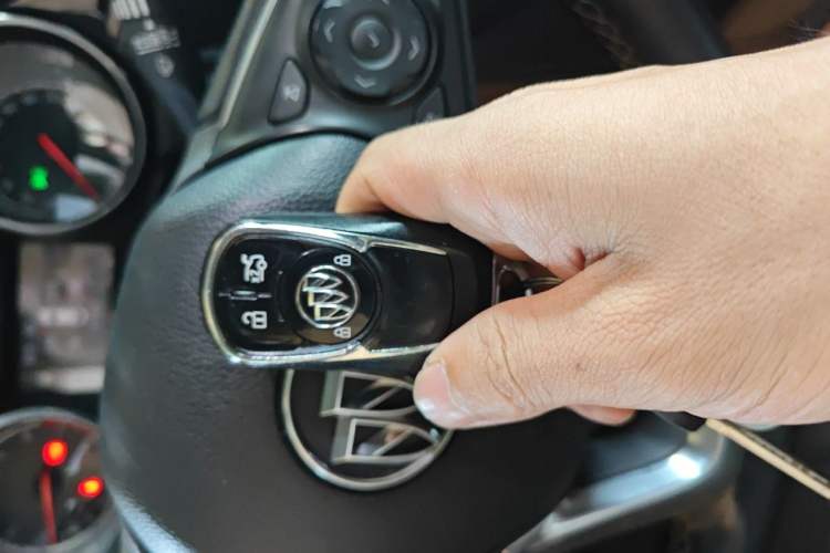 Used Buick Regal 2017 20T Luxury Model Vehicle Key