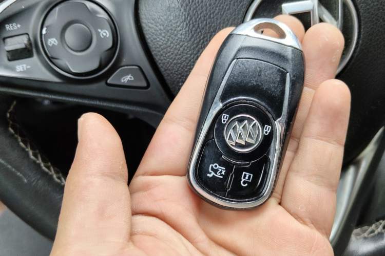 Used Buick Regal 2017 20T Elite Edition Vehicle Key