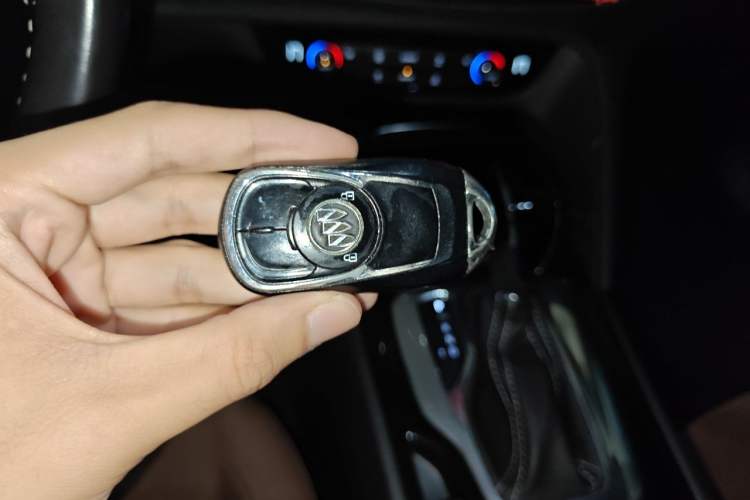 Used Buick Regal 2017 20T Elite Edition Vehicle Key