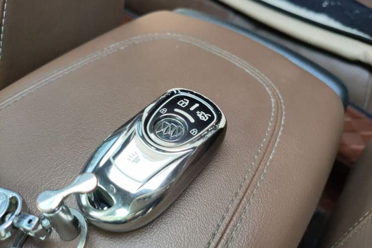 Used Buick Regal 2017 20T Elite Edition Vehicle Key