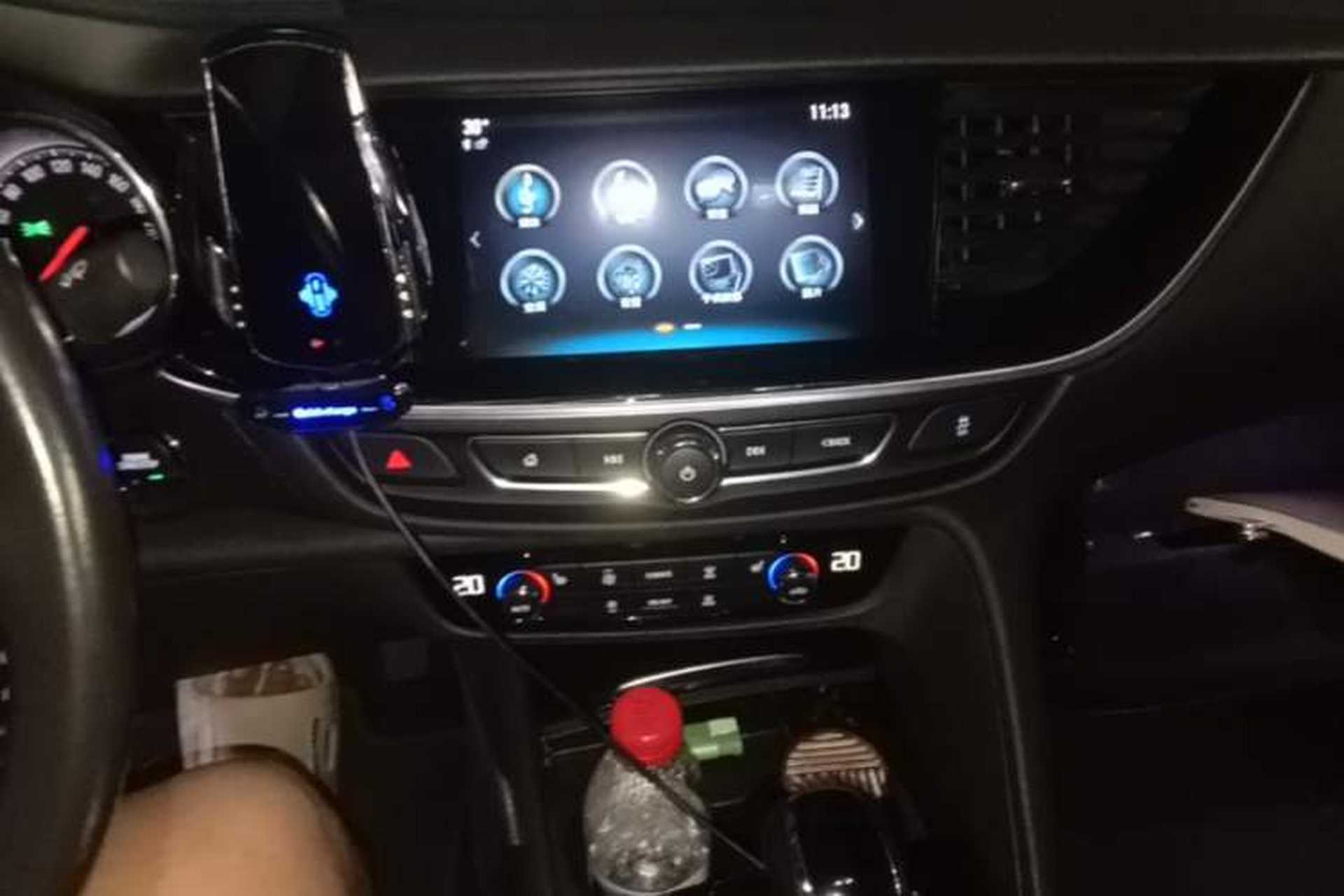 Used Buick Regal 2017 20T Elite Edition Audio And AC Panel