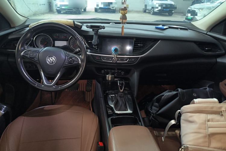 Used Buick Regal 2017 20T Elite Edition Center Console