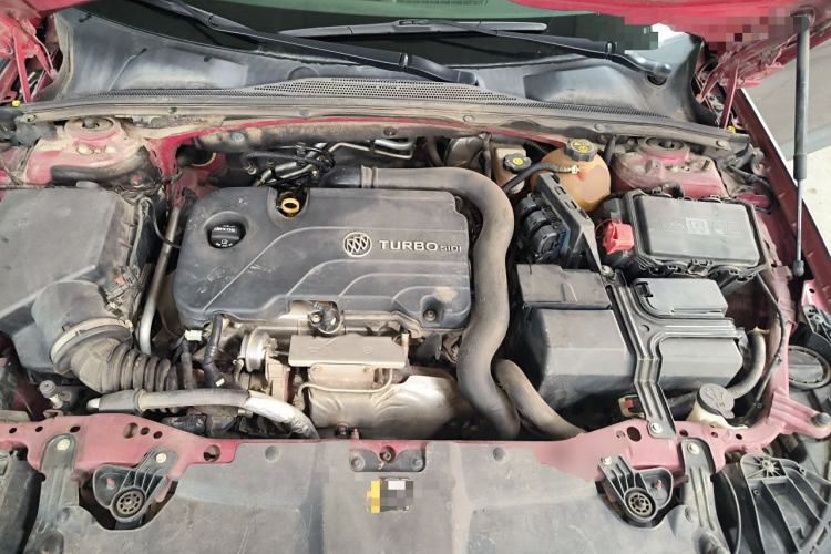 Used Buick Regal 2017 20T Elite Edition Engine Bay