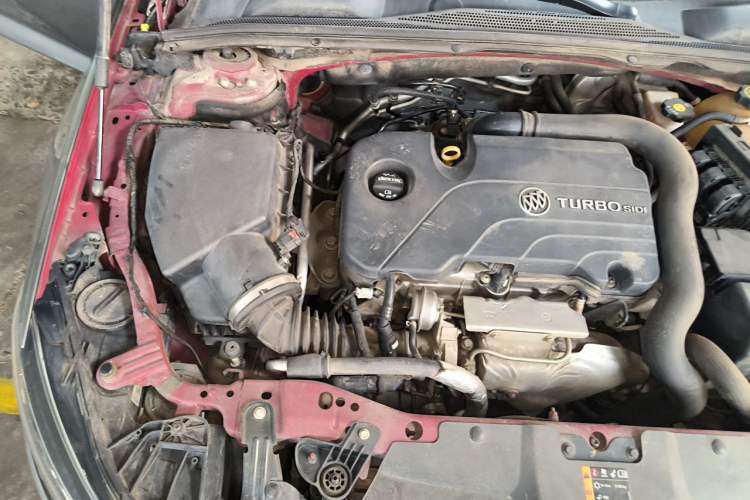 Used Buick Regal 2017 20T Elite Edition Engine Bay Right