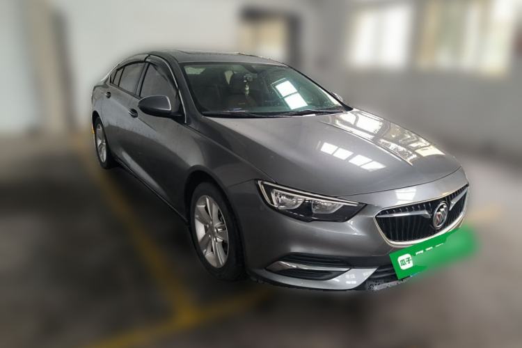 Used Buick Regal 2017 20T Elite Edition Front Right 45 Deg
