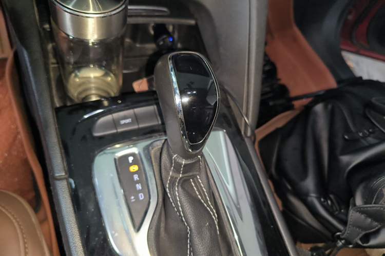 Used Buick Regal 2017 20T Elite Edition Gear Lever