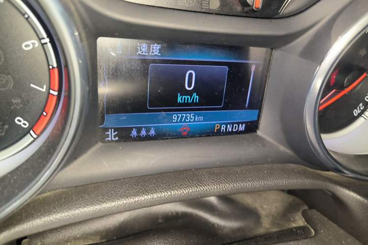 Used Buick Regal 2017 20T Elite Edition Odometer Close Up