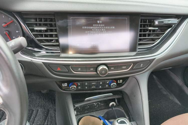 Used Buick Regal 2017 28T Prestige Model Audio And AC Panel