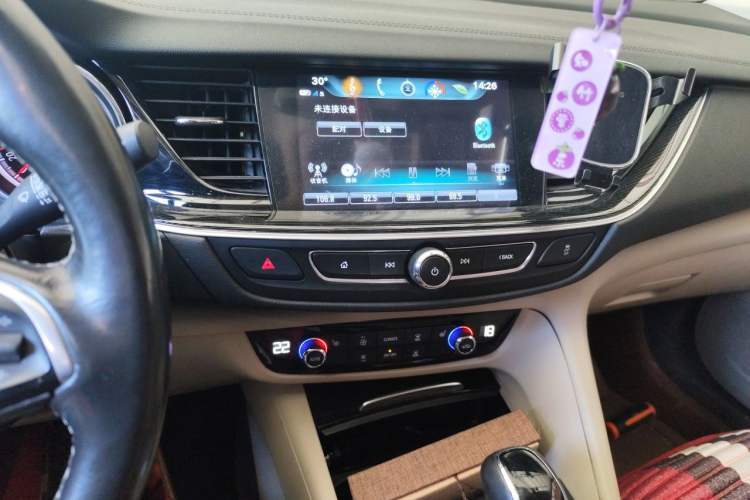 Used Buick Regal 2017 30H Luxury Version Audio And AC Panel