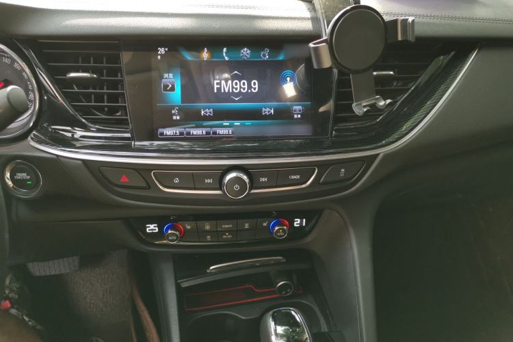 Used Buick Regal 2017 20T Elite Edition Audio And AC Panel