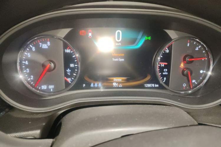 Used Buick Regal 2017 28T Prestige Model Audio And AC Panel