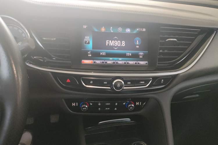 Used Buick Regal 2017 20T Elite Edition Audio And AC Panel