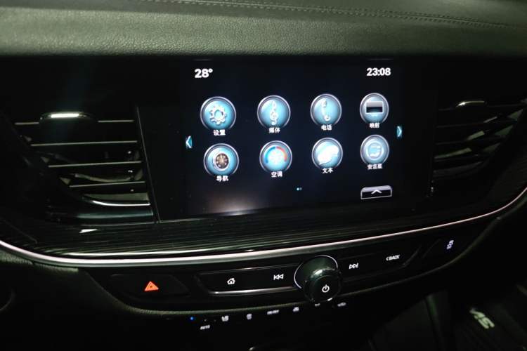 Used Buick Regal 2017 28T Luxury Edition Audio And AC Panel