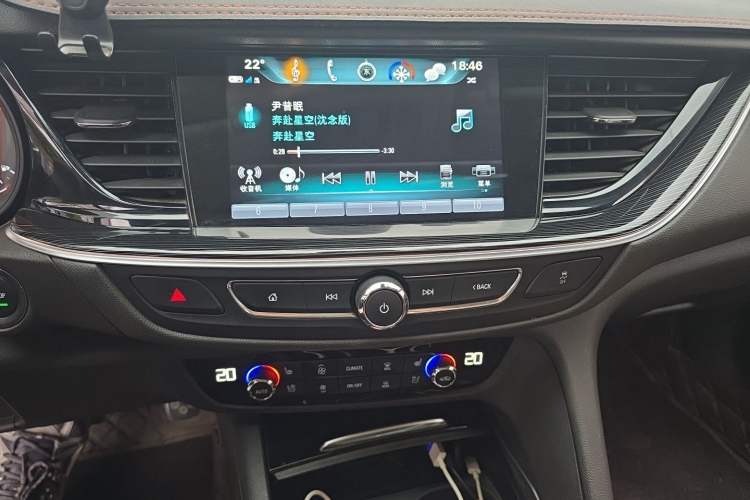Used Buick Regal 2017 20T Prestige Model Audio And AC Panel