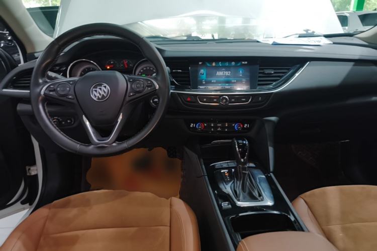 Used Buick Regal 2017 20T Elite Edition Center Console