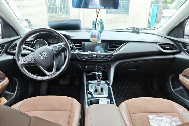 Used Buick Regal 2017 20T Elite Edition Center Console