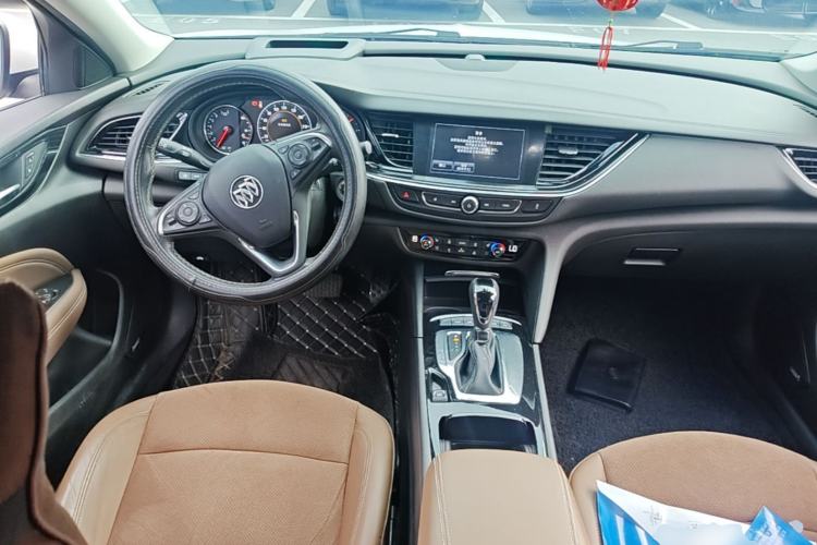 Used Buick Regal 2017 28T Prestige Model Center Console