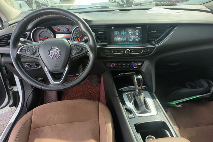 Used Buick Regal 2017 20T Elite Edition Center Console