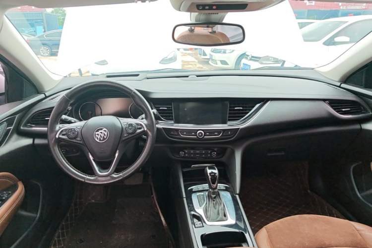 Used Buick Regal 2017 20T Prestige Model Center Console