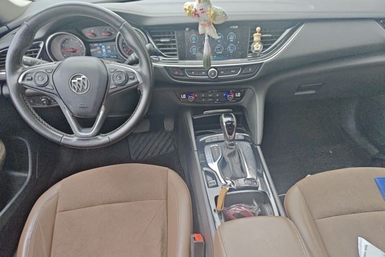 Used Buick Regal 2017 20T Elite Edition Center Console