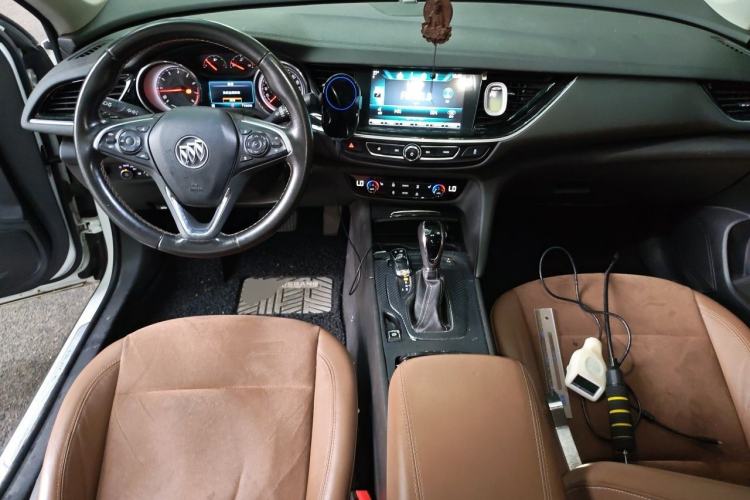Used Buick Regal 2017 20T Elite Edition Center Console