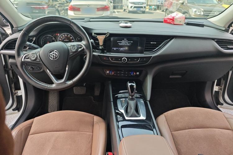Used Buick Regal 2017 28T Luxury Edition Center Console