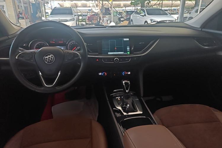 Used Buick Regal 2017 20T Elite Edition Center Console