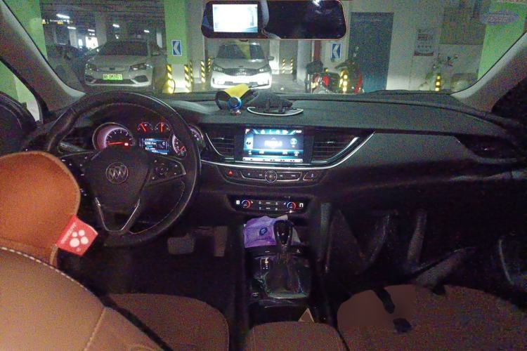 Used Buick Regal 2017 20T Elite Edition Center Console