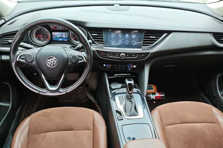 Used Buick Regal 2017 20T Elite Edition Center Console