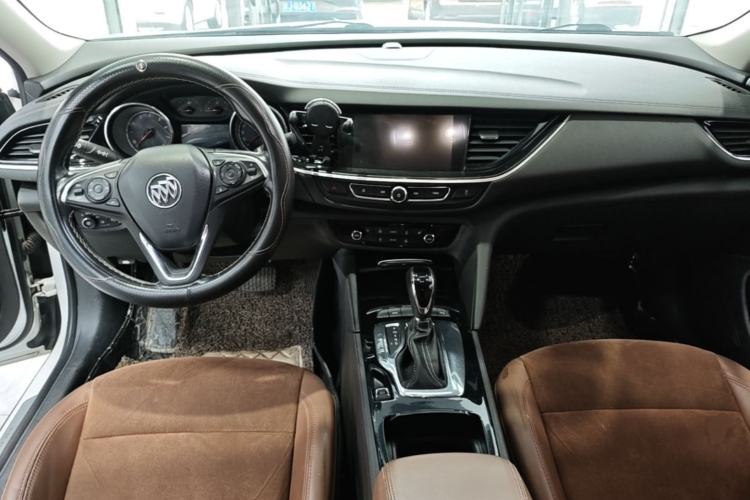 Used Buick Regal 2017 20T Elite Edition Center Console