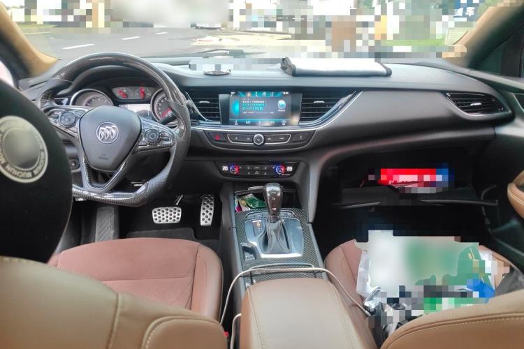 Used Buick Regal 2017 20T Luxury Model Center Console