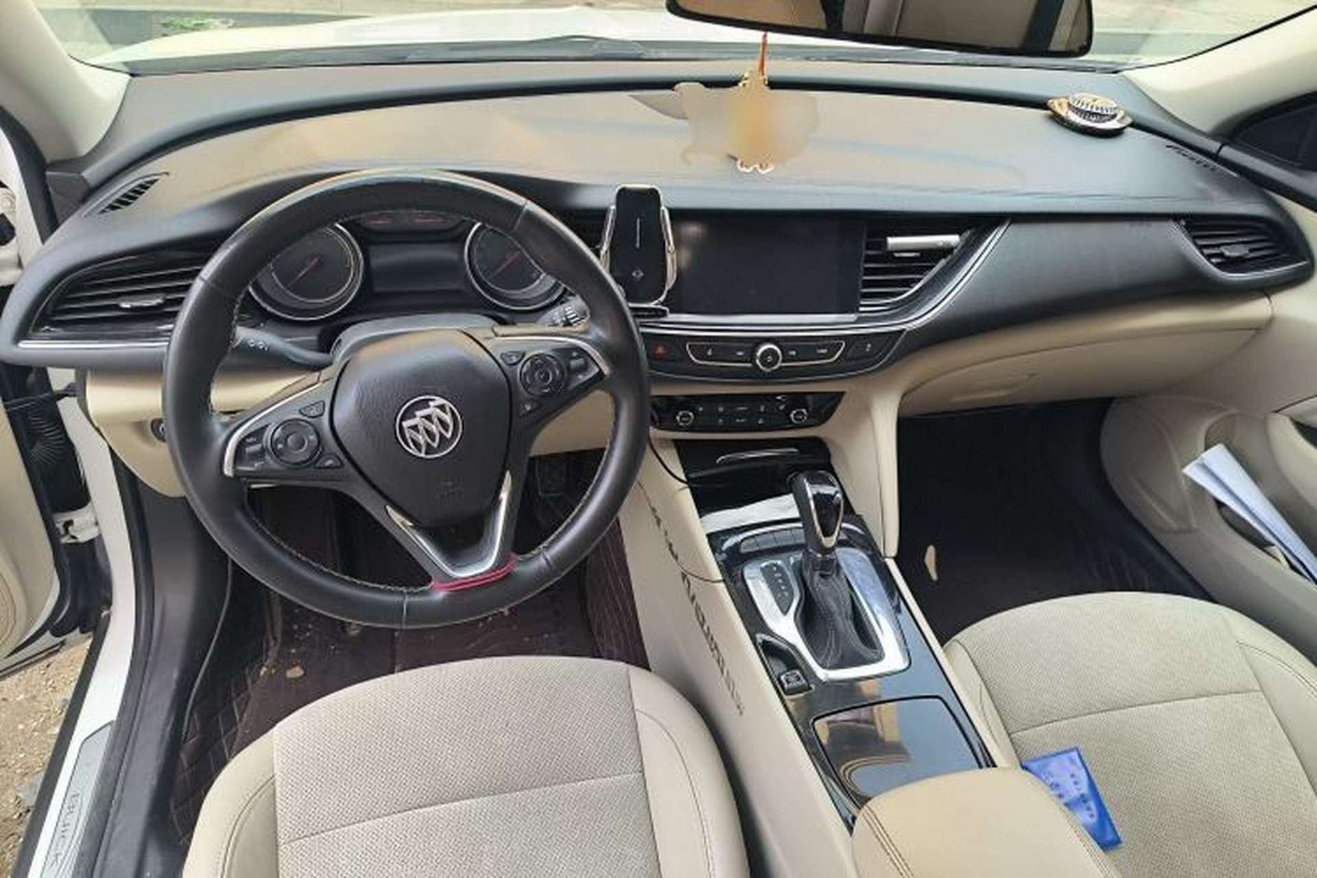 Used Buick Regal 2017 30H Elite Version Center Console