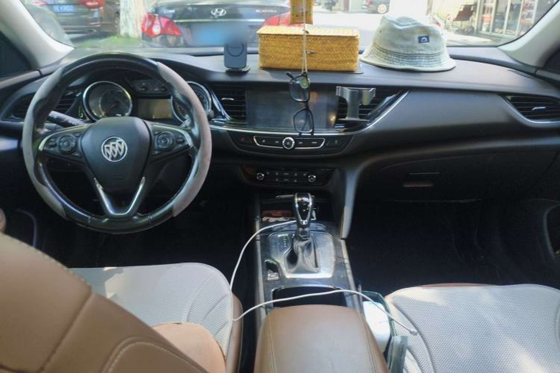 Used Buick Regal 2017 20T Elite Edition Center Console