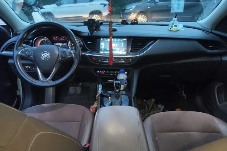 Used Buick Regal 2017 20T Elite Edition Center Console