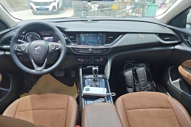 Used Buick Regal 2017 20T Elite Edition Center Console