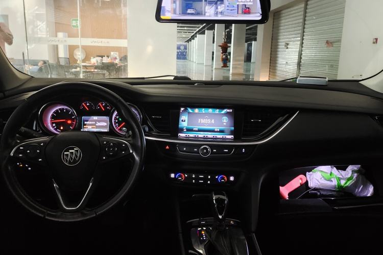 Used Buick Regal 2017 20T Elite Edition Center Console