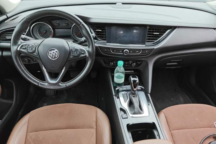 Used Buick Regal 2017 20T Elite Edition Center Console